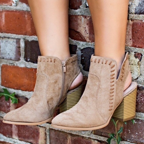 NWT Ccocci Luck Suede Tan Bootie 8 - Picture 6 of 7
